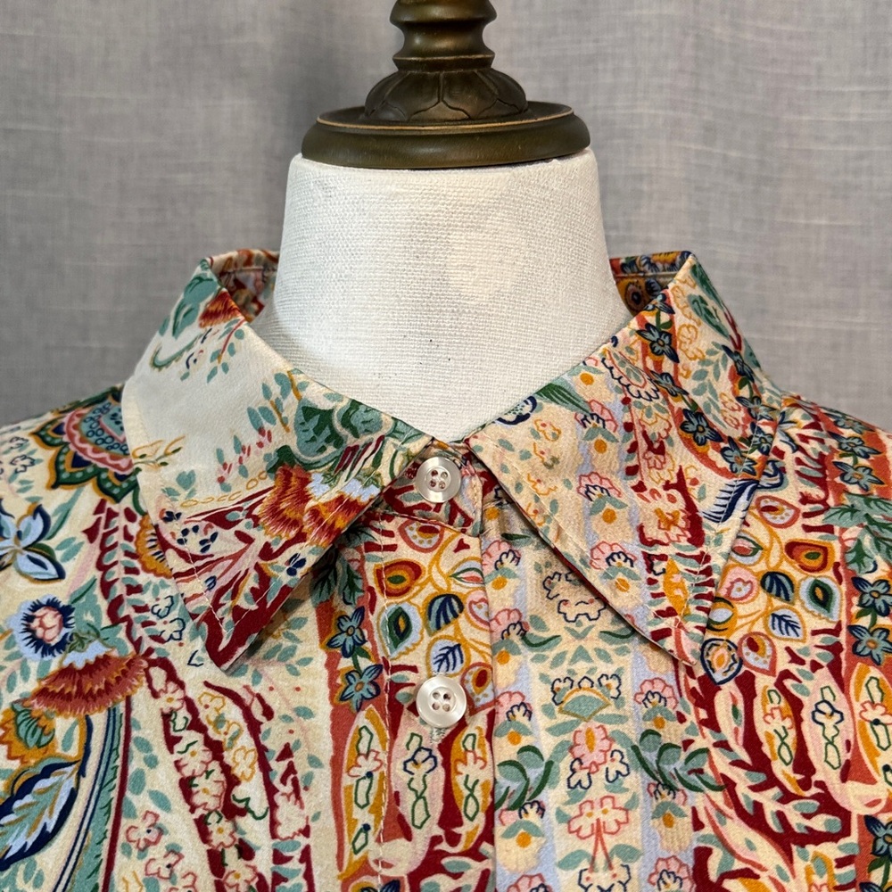Satiny Blouse-XXL-by ThreadUp-Beige/Red/Orange/Green Paisley Print-Polyester-EUC - Picture 3 of 16
